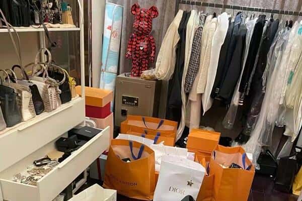 东莞凤岗镇回收一线品牌衣服